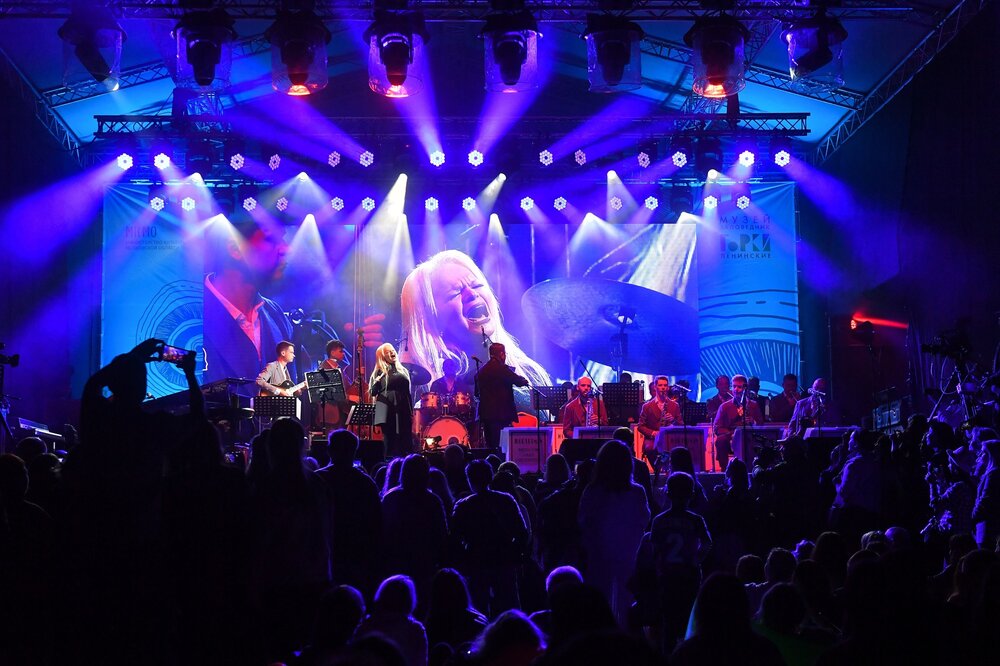 ЛАРИСА ДОЛИНА ПРЕРВАЛА МОЛЧАНИЕ, ЧТОБЫ РАССКАЗАТЬ ОБ УВИДЕННОМ В ДОНБАССЕ россия