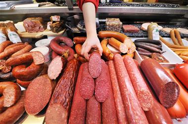 Цены на колбасы и сосиски растут