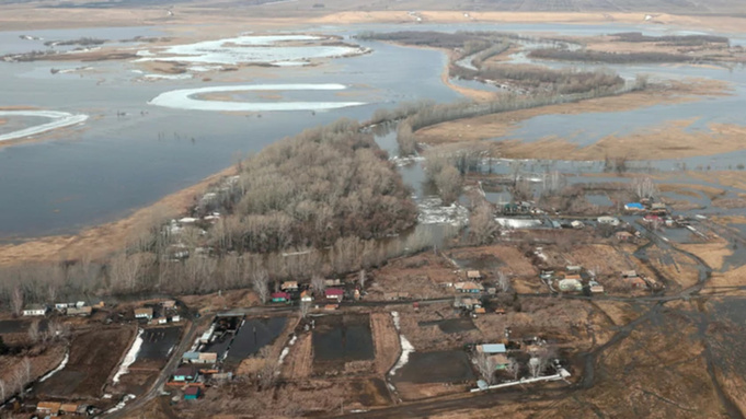 В Алтайском крае паводок повредил и разрушил 25 участков дорог