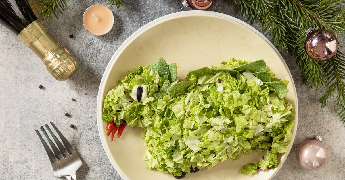 Новогодний стол 2024: рецепты салатов и холодных закусок в год Дракона