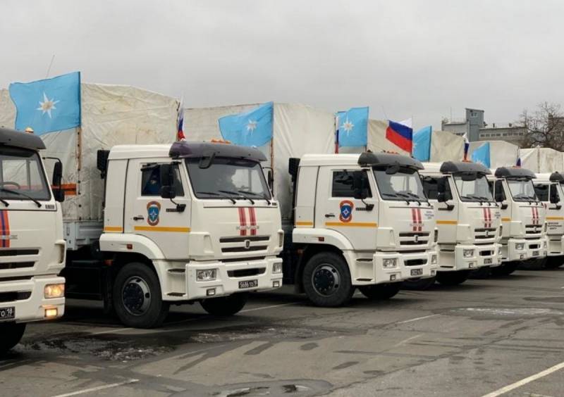 «Снова эти белые КамАЗы»: на Украине озабочены отправкой российских гуманитарных конвоев в Карабах