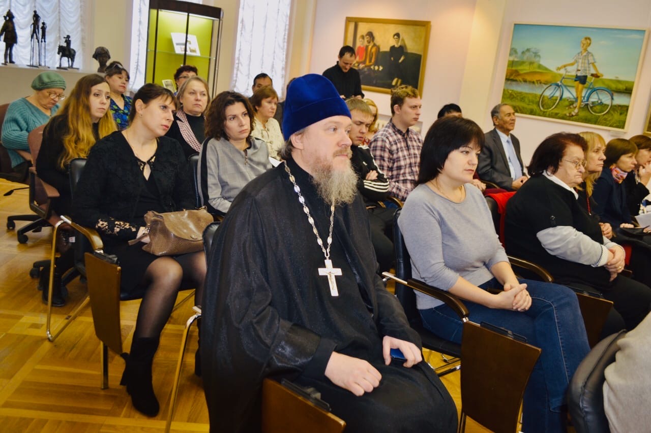 Погода в токме. Научнопрактивческая выставка фото. Тамбовский краеведческий музей сотрудники фото.