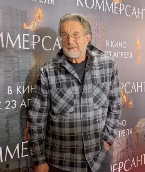 Аглая Тарасова, Александр Петров с женой, Сергей Бурунов и Елизавета Базыкина посетили премьеру фильма 