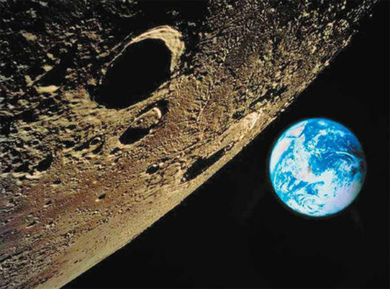 Большой кратер луны. Поверхность Луны. Кратеры на Луне. Самый большой кратер на Луне. Луна в космосе.
