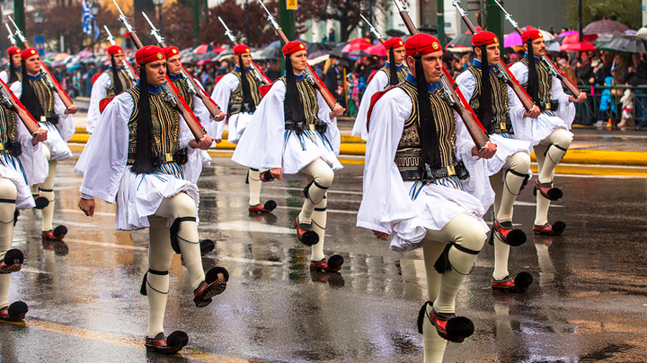 РОССИЯ НАУЧИЛА ГРЕЦИЮ ДРУЖИТЬ. НА НАШИХ УСЛОВИЯХ