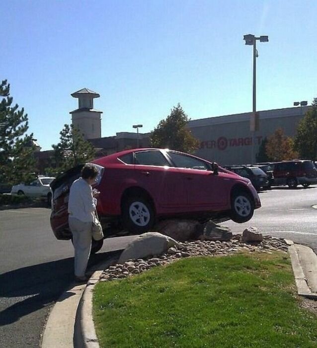 Девушки за рулем иногда делают глупости... Девушки за рулем иногда делают глупости... отдых,юмор