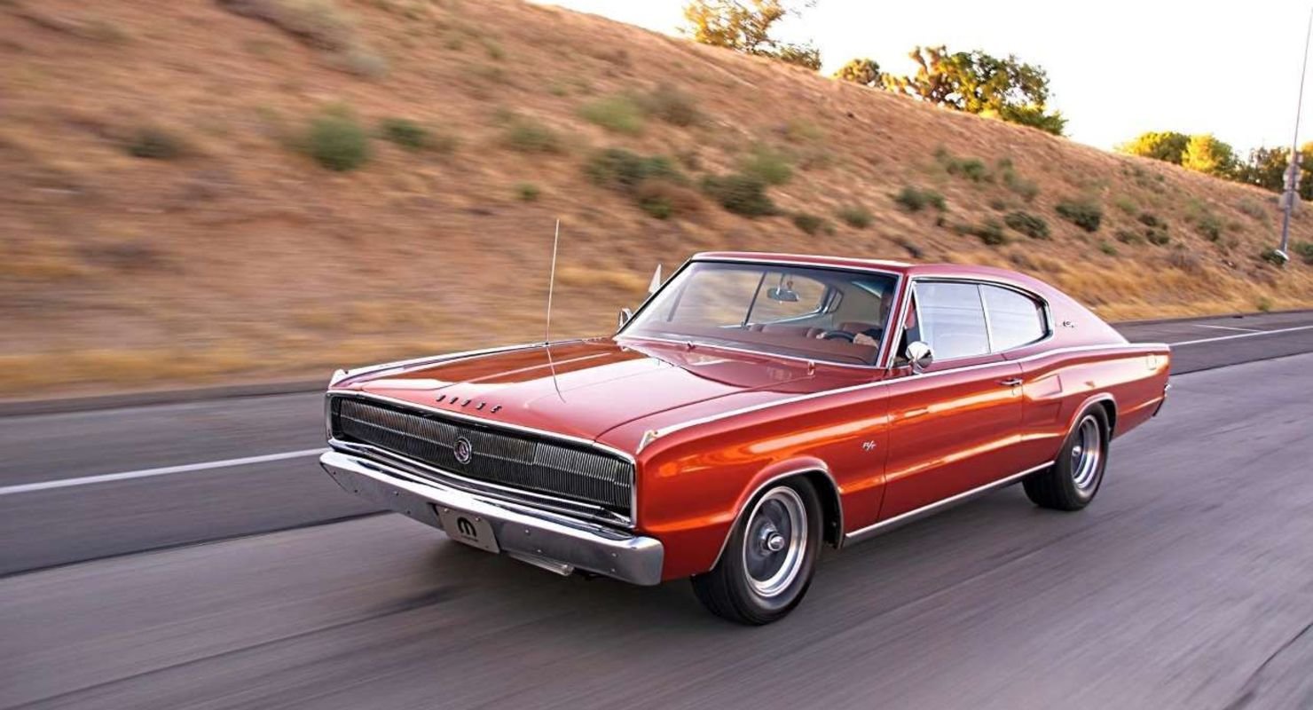 Додж поколения. Додж Чарджер 1967. Dodge Charger 1966. Додж Чарджер 1966 года. Додж Чарджер 1 поколение.