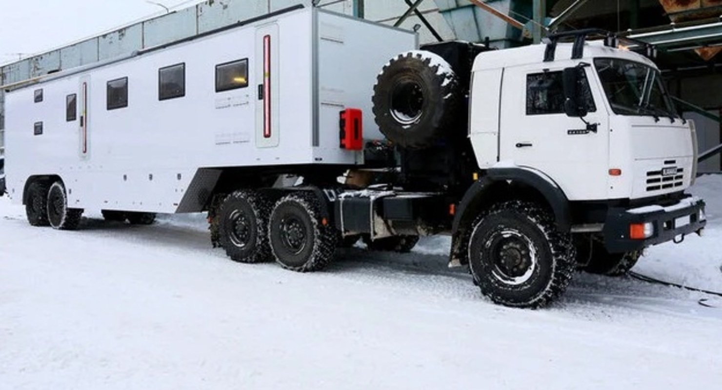 В Сети рассказали о роскошном кемпере на базе КамАЗа