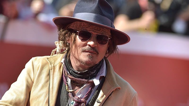 Джонни Деппа обвиняют в избиении члена съемочной группы фильма «Город лжи»