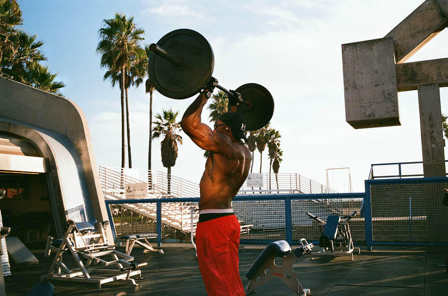 Сексуальные провокации ночного Берлина в работах Мaксима Бaллeстeрoса Сексуальные провокации ночного Берлина в работах Мaксима Бaллeстeрoса