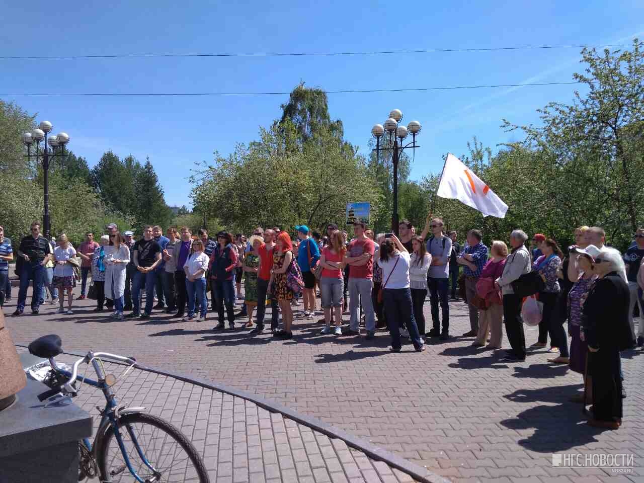 Новости красноярска нгс. Пикет против храма в Приморском.