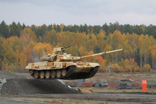 «Россия,остынь» - иностранцы о количестве танков в РФ и в мире: Германия -250, Россия -22.000