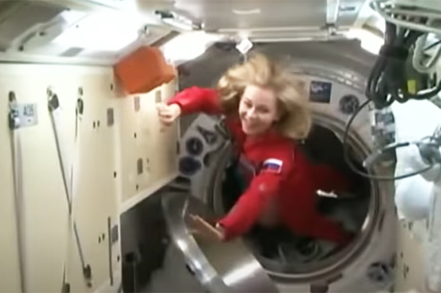Стыковка, невесомость и знакомство с экипажем: как Юлия Пересильд и Клим Шипенко осваиваются на МКС Новости
