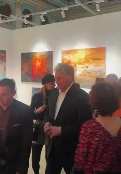 Филипп Киркоров, Дмитрий Песков и Татьяна Навка, Тимати с возлюбленной Валентиной Ивановой посетили ярмарку современного искусства 