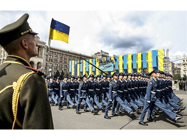 "Я оказался врагом". Почему россияне в Киеве не хотят гражданства Украины украина