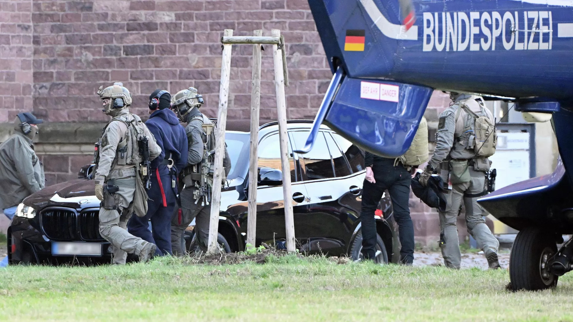 Экстрадиция подозреваемого в координации подрывов Северных потоков из Италии в Германию. 27 ноября 2025 - РИА Новости, 1920, 27.11.2025