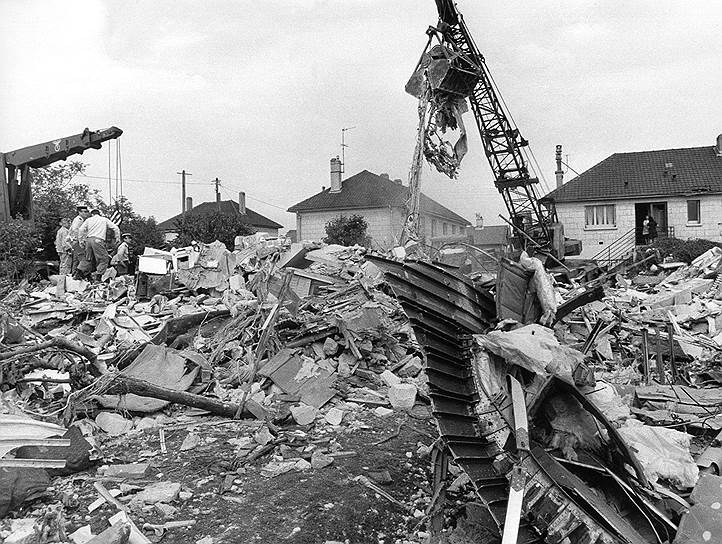 3 Ð¸ÑŽÐ½Ñ 1973 Ð³Ð¾Ð´Ð Ð²Ð¾ Ð²ÑÐÐ¼Ñ Ð´ÐÐ¼Ð¾Ð½ÑÑÑÐÑÐ¸Ð¾Ð½Ð½Ð¾Ð³Ð¾ Ð¿Ð¾ÐÐÑÐ Ð½Ð ÐÐ²Ð¸ÐÑˆÐ¾Ñƒ Ð² ÐÐ-ÐÑƒÑÐÐ (ÐÑÐÐ½ÑÐ¸Ñ) ÑÐÐÐÐ¸ÐÑÑ ÑÐÐ¼Ð¾ÐÐÑ Ð¢Ñƒ-144. ÐŸÐ¾Ð³Ð¸ÐÐÐ¸ ÑˆÐÑÑÑŒ ÑÐÐÐ½Ð¾Ð² ÑÐºÐ¸Ð¿ÐÐÐ Ð¸ ÑÐÐ¼ÑŒ ÐÐ¸ÑÐÐÐÐ¹ Ð³Ð¾ÑÐ¾Ð´ÐºÐ ÐÑƒÑÑÐÐ½Ð²Ð¸ÐÑŒ, Ð½Ð ÐºÐ¾ÑÐ¾ÑÑÐ¹ ÑƒÐ¿ÐÐ ÑÐÐ¼Ð¾ÐÐÑ. ÐÐºÑÐ¿ÐÑÑÑ ÐÐÑÐ²Ð¸ÐÐ¸, ÑÑÐ¾ Ð¿ÑÐ¸ÑÐ¸Ð½Ð¾Ð¹ ÐºÐÑÐÑÑÑÐ¾ÑÑ ÑÑÐÐ ÑÐÐ¾Ð¹ ÑÐ¸ÑÑÐÐ¼Ñ ÑƒÐ¿ÑÐÐ²ÐÐÐ½Ð¸Ñ
