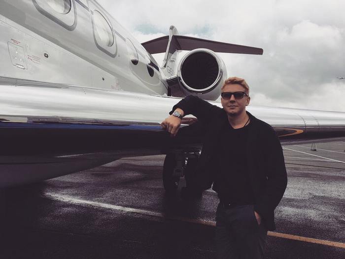 instagram-photoshoot-grounded-private-jet-studio-moscow-17