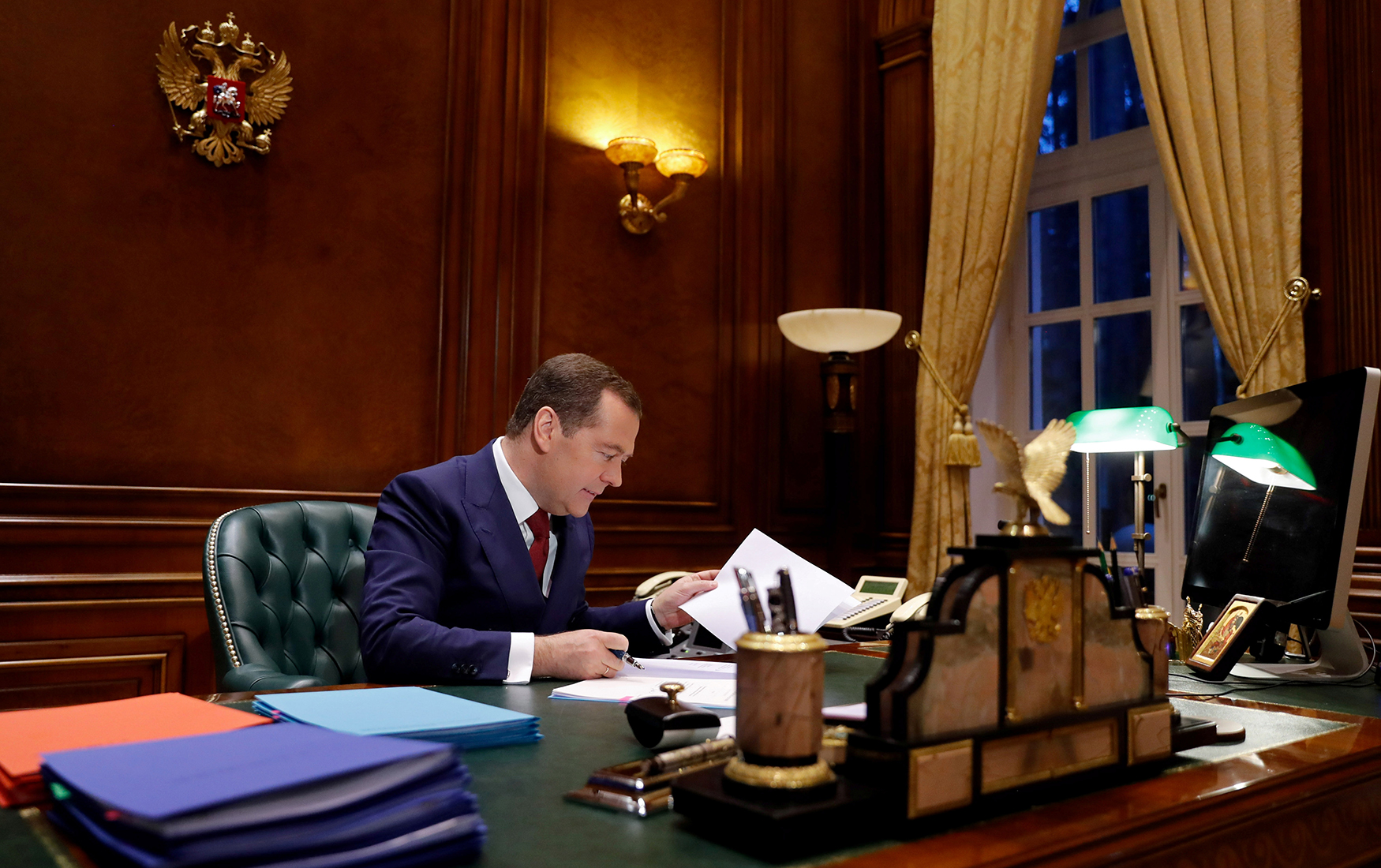 Работа премьер министром. Резиденция президента РФ "горки-9". Кабинет Дмитрия Медведева.