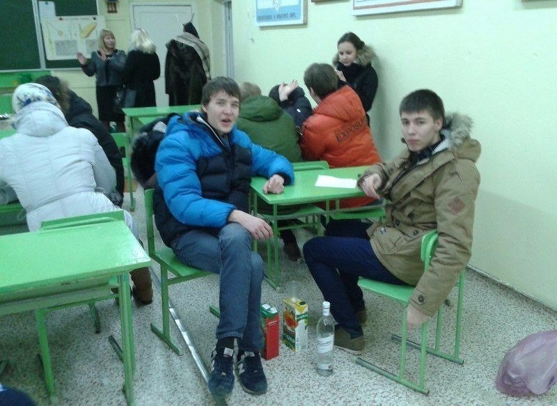 Про ПТУ и колледжи мы уже говорили в посте по ссылке девушки, институт, колледж, образование, прикол, пту, школа, юмор