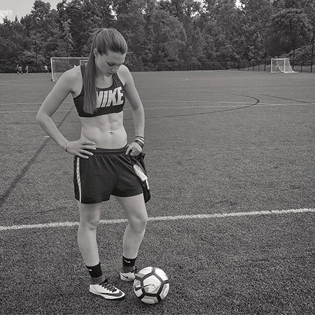 Инди Кови — девушка, которая крутит мяч так, как не снилось и Лионелю Месси также, стала, говорит, мячом, время, этого, которая, играть, очень, много, сделать, всегда, смогла, фристайлом, признается, футбольного, просто, футбол, могут, видео