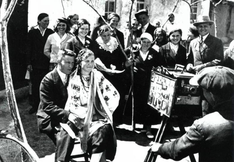 Свадебное торжество по-советски Свадебное торжество по-советски