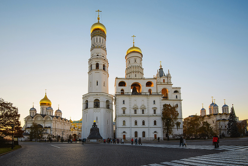 Московский стоит