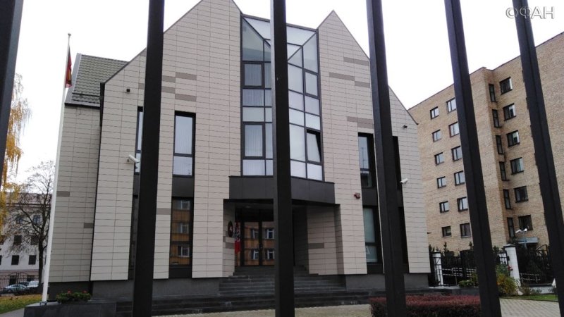 В посольстве Литвы в Риге отказались принять письмо «из рук в руки» от активистов Латвийского антинацистского комитета с требованием освободить Альгирдаса Палецкиса