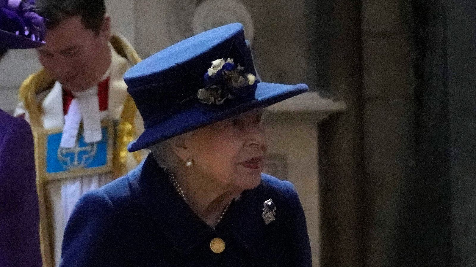 Букингемский дворец показал снимок надгробной плиты Елизаветы II