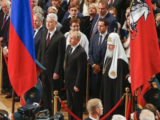 Гостей инаугурации Собянина накормили фуа-гра