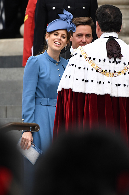 Меган Маркл, принц Гарри, Кейт Миддлтон, принц Уильям посетили службу в честь королевы Елизаветы II Монархии