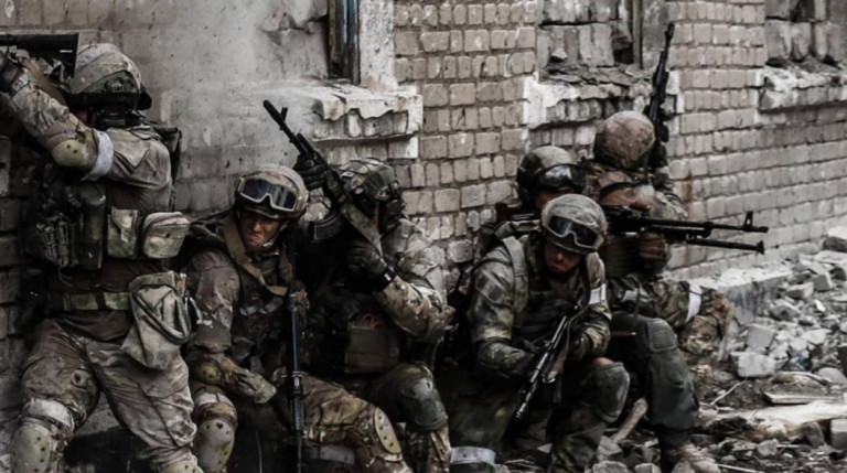 ДОНБАССКИЙ ФРОНТ: УКРАИНСКАЯ ОБОРОНА МАРЬИНКИ БЛИЗКА К ОБРУШЕНИЮ ﻿