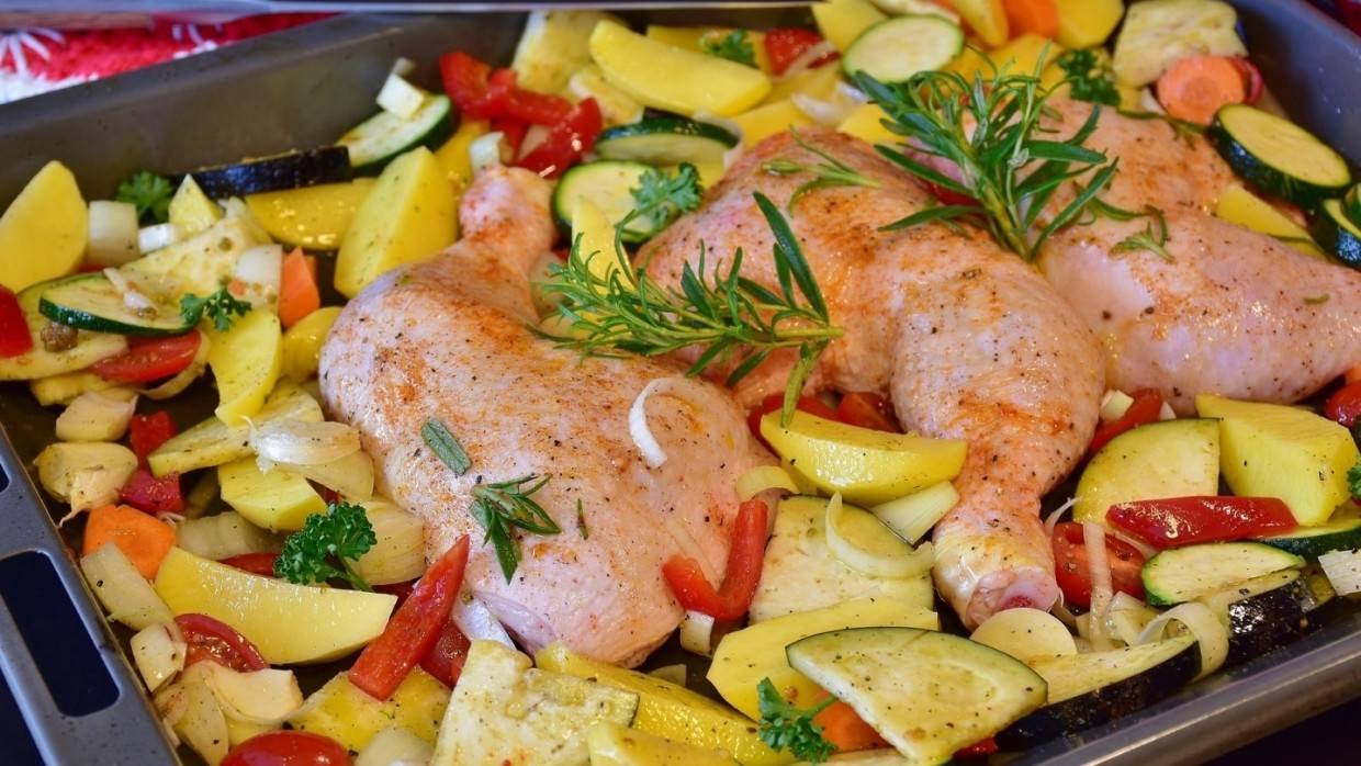 Уровень холестерина поможет снизить замена свинины на мясо птицы