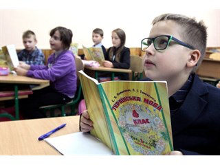 Власти Украины реально осуществляют сегрегацию населения по языку и образованию Власти Украины реально осуществляют сегрегацию населения по языку и образованию украина