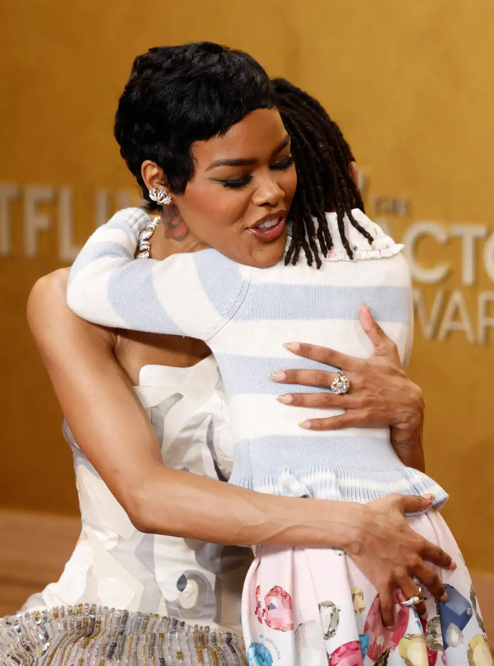 В «голом» платье и с 5-летней дочерью: Тейяна Тейлор на премии Actor Awards 2026 Тейлор, Шамперт, звезда, Девочка, рассказала, 5летняя, битвой», «Битва, тысячами, Тейяна, певица, Лучшая, более, дорожке, Тейяны, которая, дочери, Гильдии, актрисы, помогла