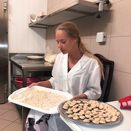 Рамзан Кадыров научил Лизу Пескову готовить национальные блюда чеченской кухни новости, рамзан кадыров, лиза пескова