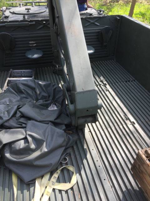 По земле и воде. Амфибийный грузовик Alvis Stalwart оружие