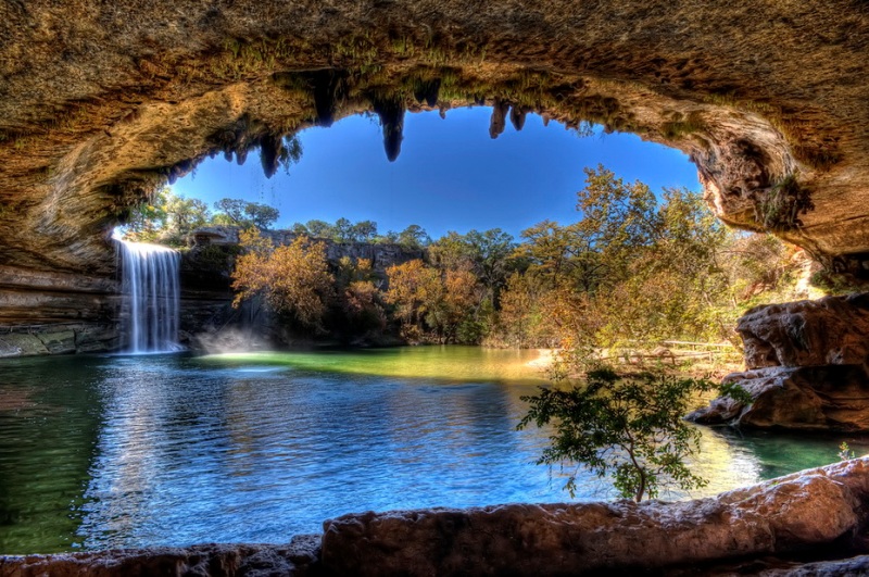 Озеро Гамильтон Пул (Техас, США). Фото / Hamilton Pool photo