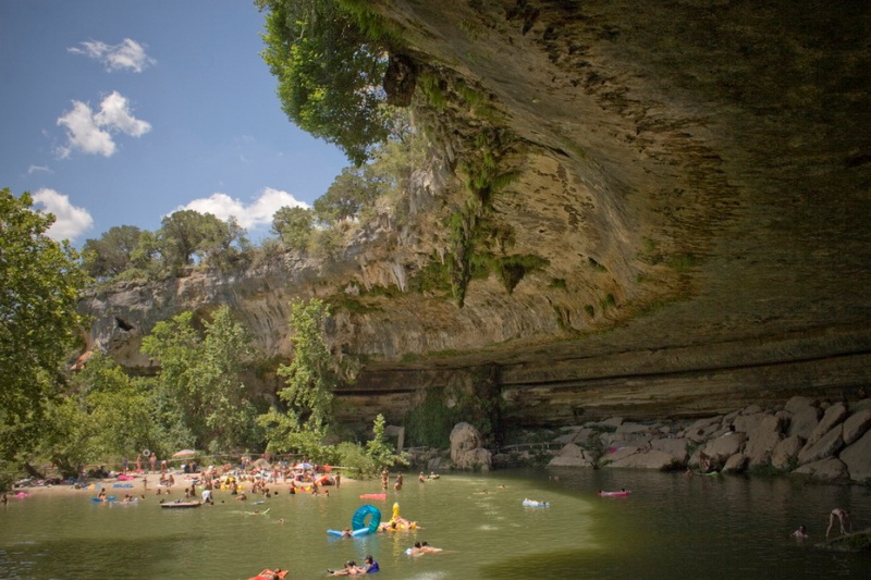 Озеро Гамильтон Пул (Техас, США). Фото / Hamilton Pool photo