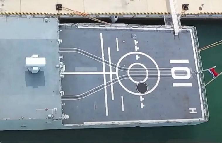 Новый законодатель моды: то ли крейсер, то ли эсминец проекта 055 Новый законодатель моды: то ли крейсер, то ли эсминец проекта 055 вмф