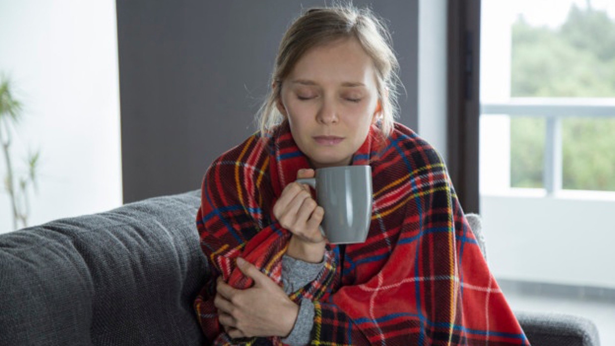 Иммунолог Жемчугов призвал сдать тесты на грипп и COVID-19 при обострении ОРВИ