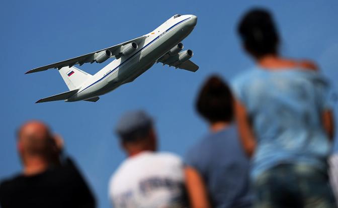 На фото: тяжелый дальний транспортный самолет Ан-124 "Руслан"