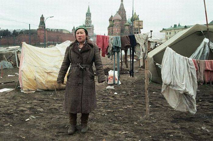 России 30 лет. Прогулка по Москве 1990 года 