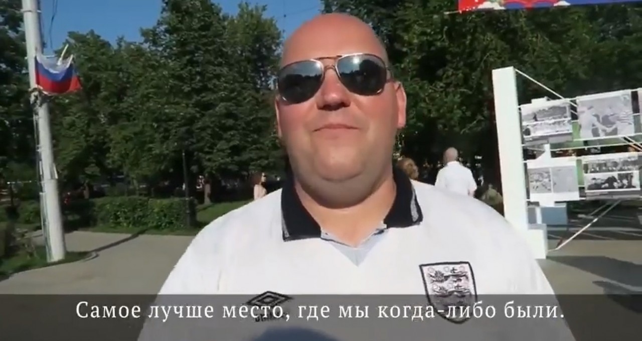 Жутко мило и запредельно честно: отец и сын из Англии развенчали главные мифы о России