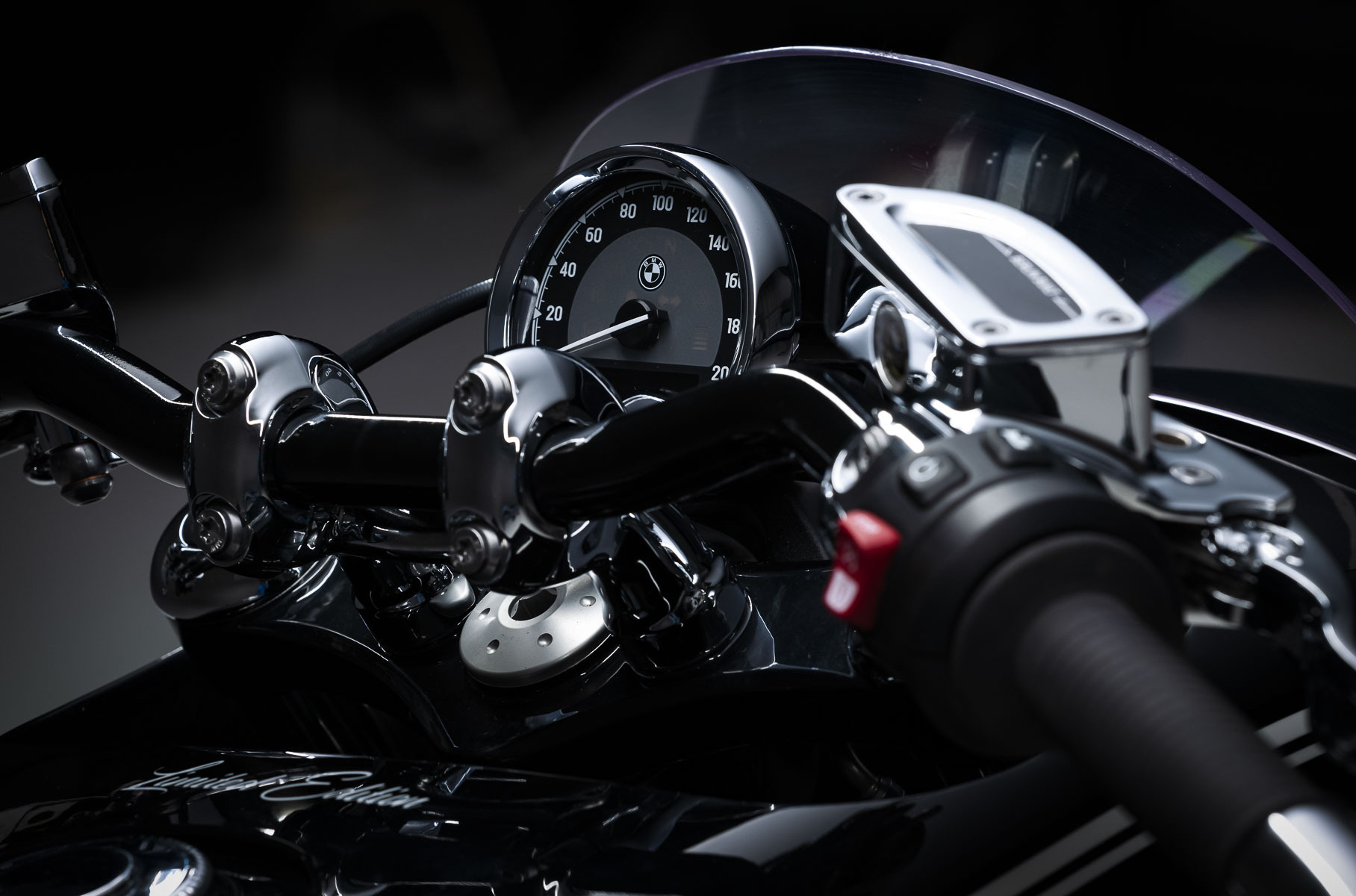 Одержимость BMW большими «ноздрями» добралась и до мотоциклов Одержимость BMW большими «ноздрями» добралась и до мотоциклов Новости