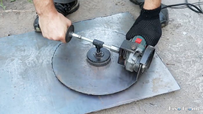 как сделать круглое отверстие в листе металла