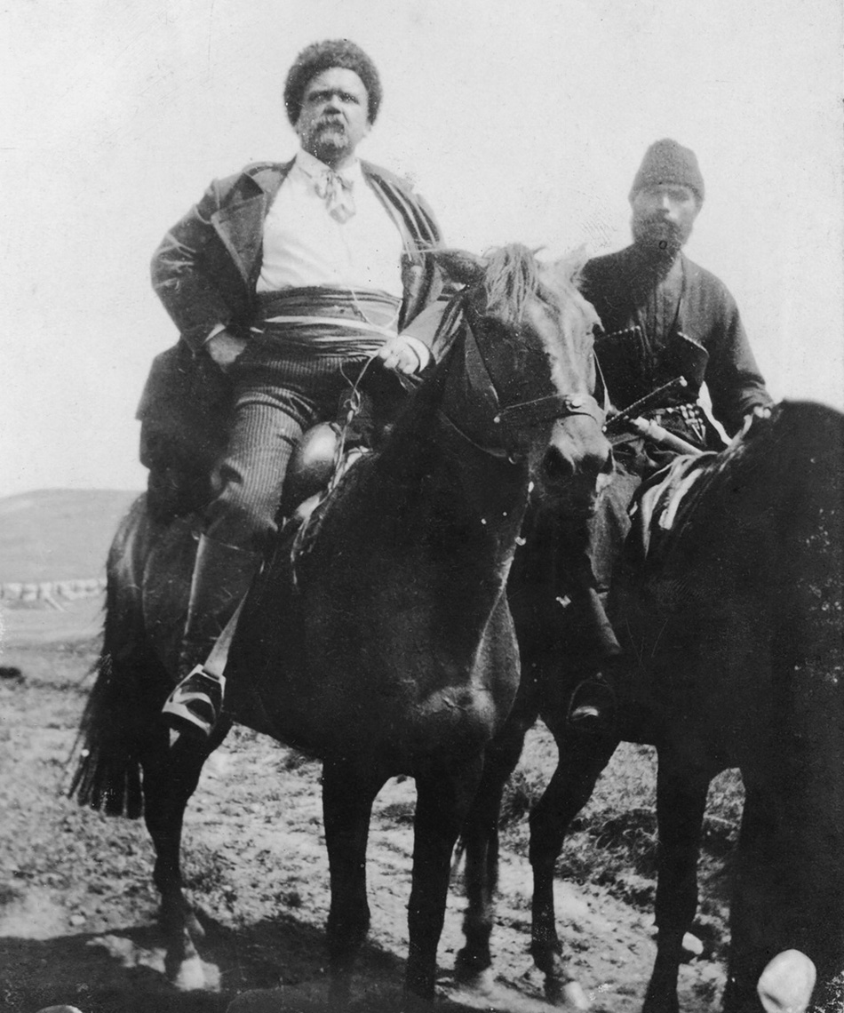 Владимир Гиляровский верхом на коне, Кавказ, 1889 год