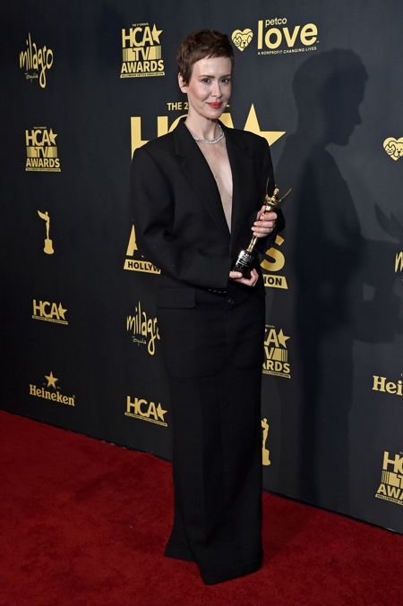 Dress Code. В Беверли-Хиллз прошла церемония награждения HCA TV Awards. Среди гостей — Сидни Суини, Мэнди Мур, Сара Полсон Сидни, БеверлиХиллз, Полсон, удивившая, собравшихся, новой, короткой, стрижкой, также, Джульетт, Льюис, Мелани, Лински, другиеСара, ПолсонМэнди, СуиниДжульетт, ЛьюисМелани, ЛинскиДженнифер, МоррисонКонни, БриттонХлоя