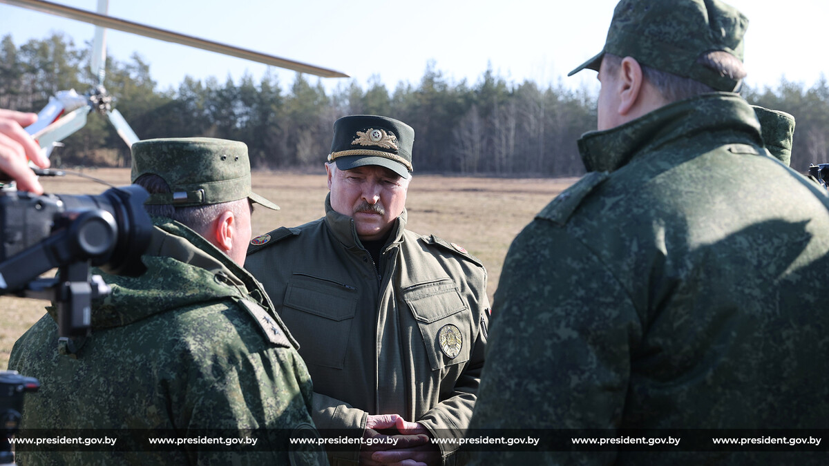Лукашенко рассказал о механизме применения ядерного оружия: 