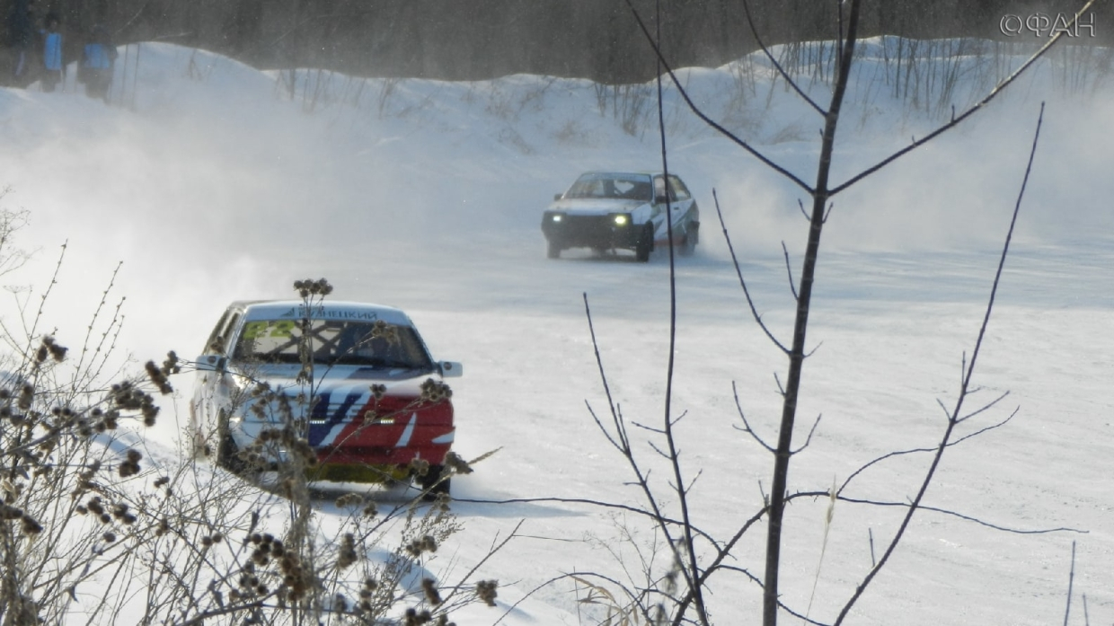 Экстремальные автогонки на льду прошли в городе Пензе